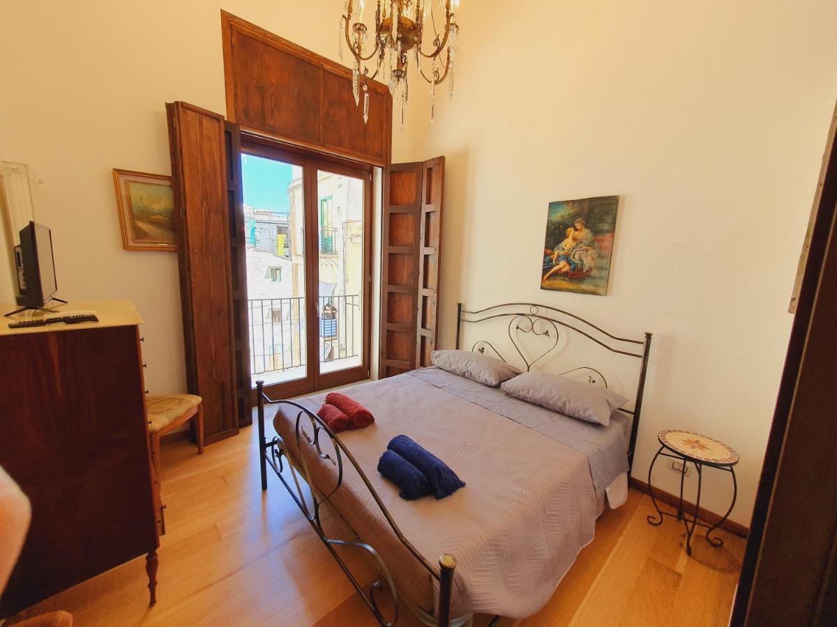 "Guttuso Tribute Suite" Experience Apartment Palermo Bagian luar foto